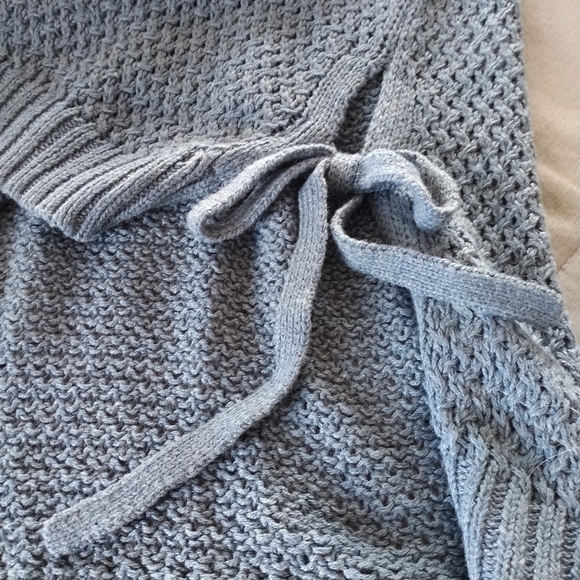 Universal Thread Blue V Neck Crochet Sweater M - Picture 9 of 13